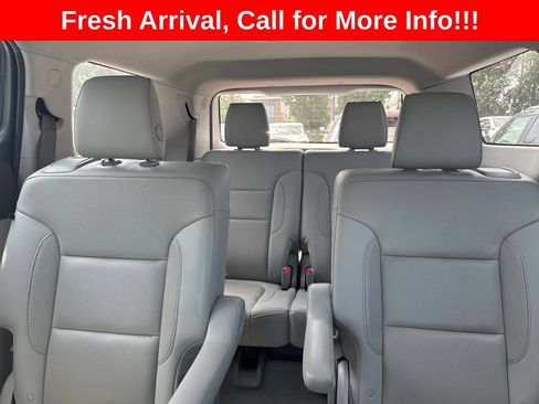 Certified 2019 GMC Acadia SLT AWD/4WD image 16