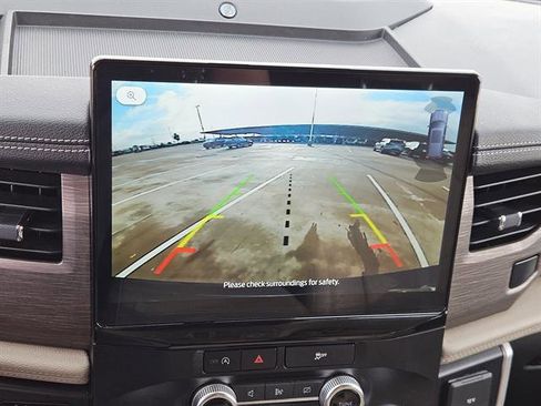 Used 2024 Ford Expedition Limited image 14