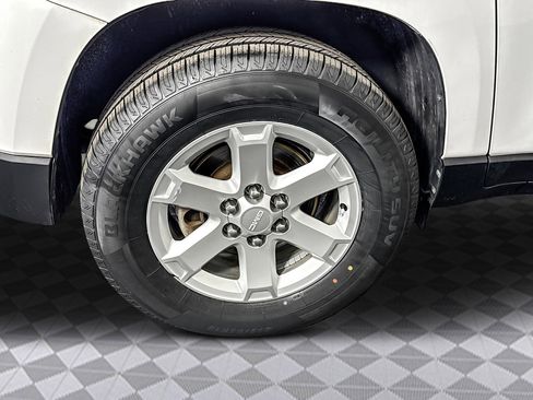Used 2016 GMC Acadia SLE image 31