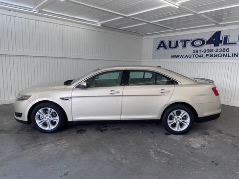 Used 2018 Ford Taurus SEL FWD image 8