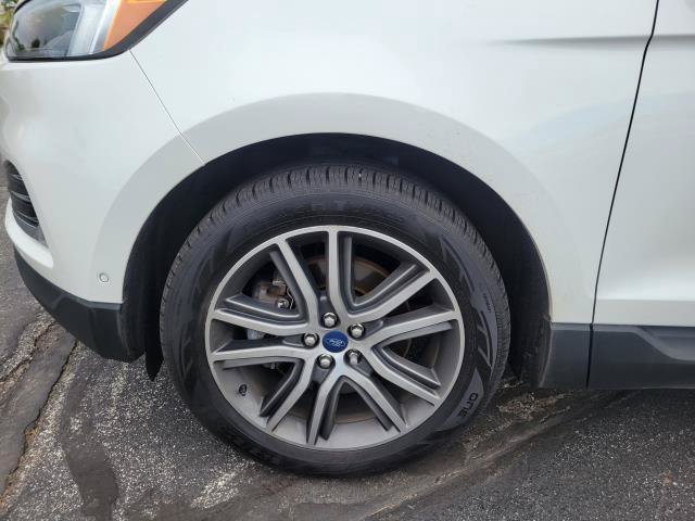 Used 2020 Ford Edge Titanium w/ Equipment Group 301A AWD/4WD image 31