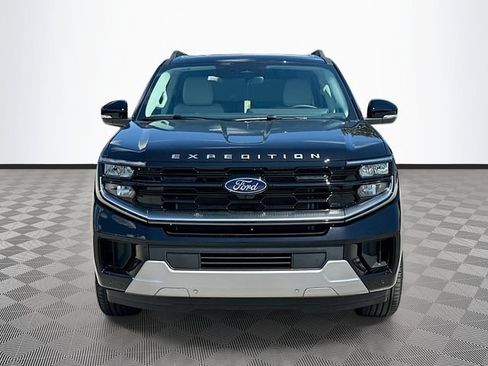 New 2026 Ford Expedition Max Platinum w/ Platinum Ultimate Package AWD/4WD image 2
