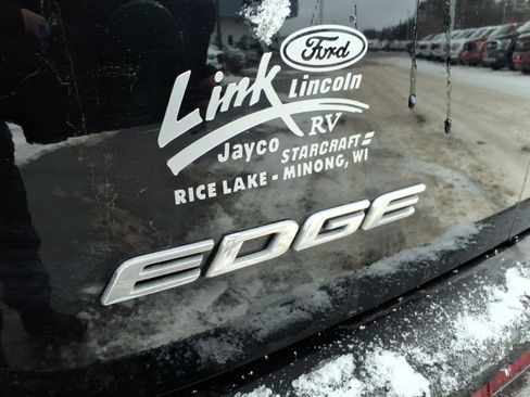 Used 2018 Ford Edge Titanium image 4