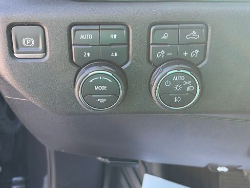 Used 2024 Chevrolet Silverado 1500 RST AWD/4WD image 17