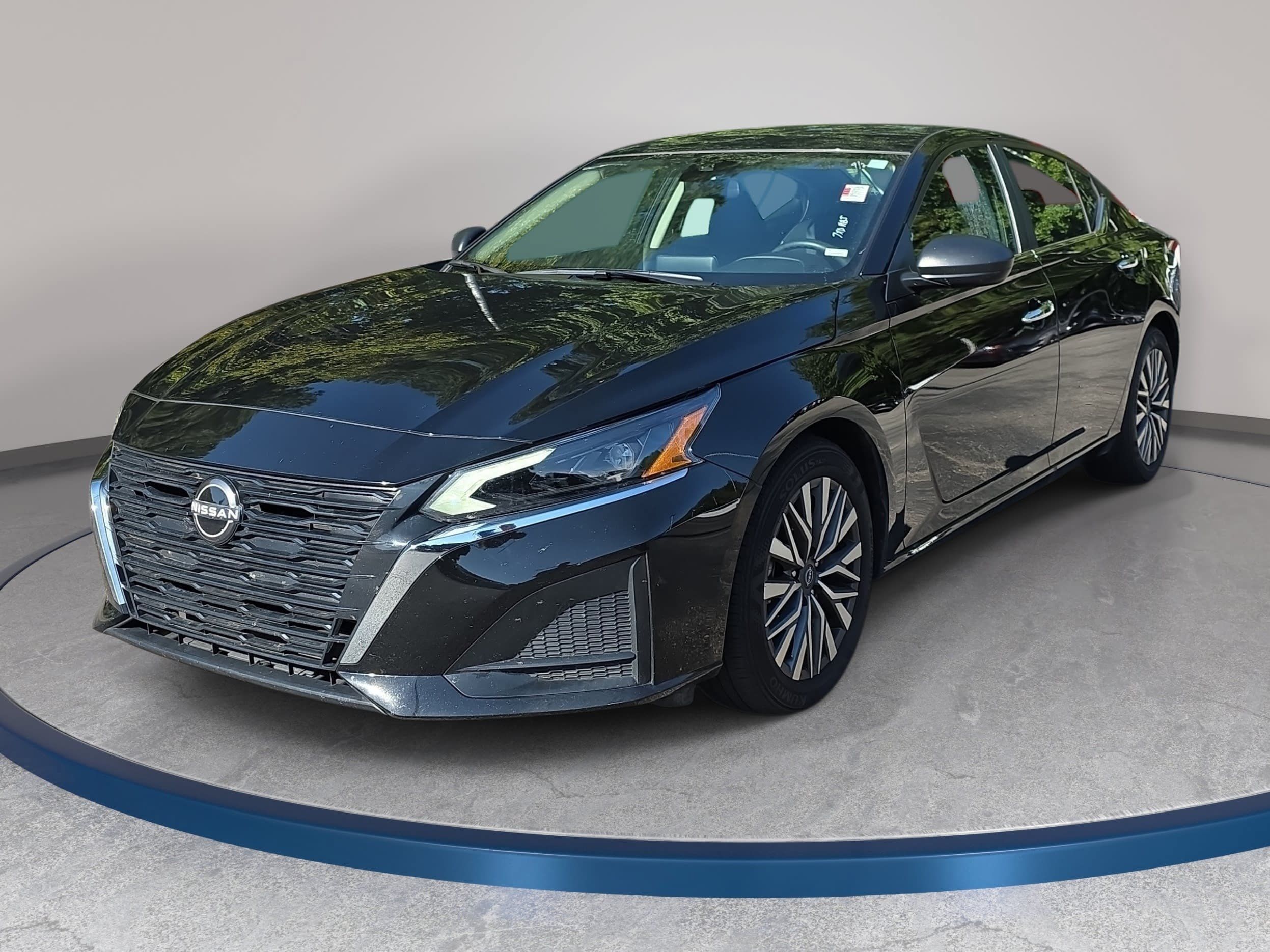 Used 2025 Nissan Altima 2.5 SV FWD image 1