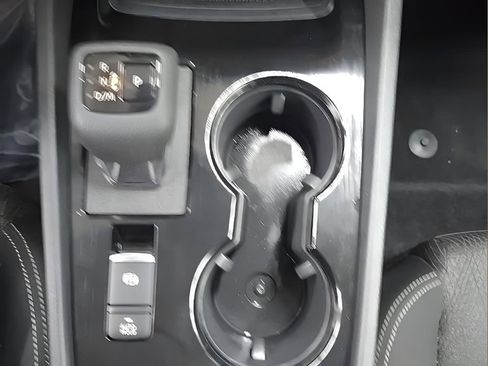 Used 2025 Nissan Rogue SV image 27