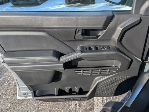 Used 2025 Toyota Tacoma SR5 image 6