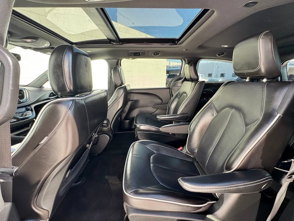 Used 2022 Chrysler Pacifica Limited w/ S Appearance Package FWD image 26