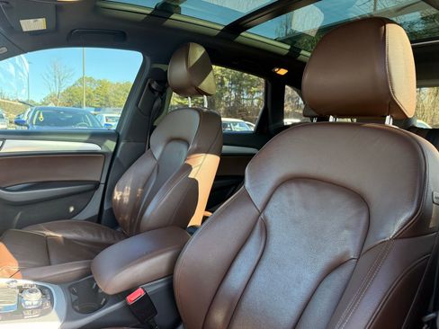 Used 2017 Audi Q5 2.0T Premium Plus w/ Technology Package image 16