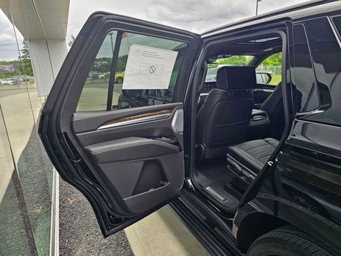 New 2026 Cadillac Escalade Platinum Sport w/ LPO, ONYX Package AWD/4WD image 16