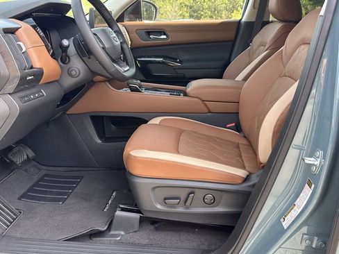 New 2026 Nissan Pathfinder Platinum AWD/4WD image 10