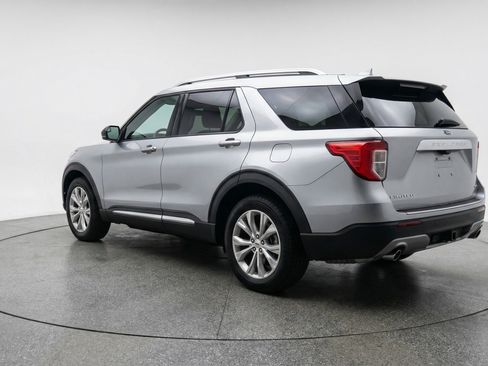 Used 2024 Ford Explorer Limited image 6