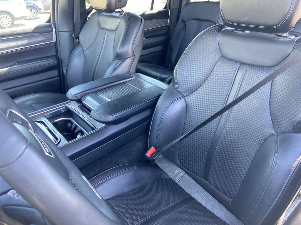 Used 2024 Jeep Wagoneer Series II w/ Flexible Seating Group RWD image 15