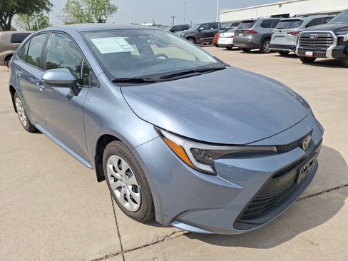 Used 2026 Toyota Corolla LE FWD image 8