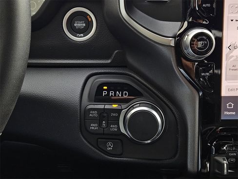 New 2026 RAM 1500 4x4 Crew Cab image 21