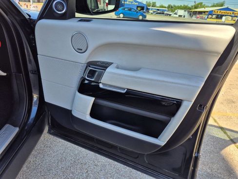 Used 2017 Land Rover Range Rover HSE AWD/4WD image 16