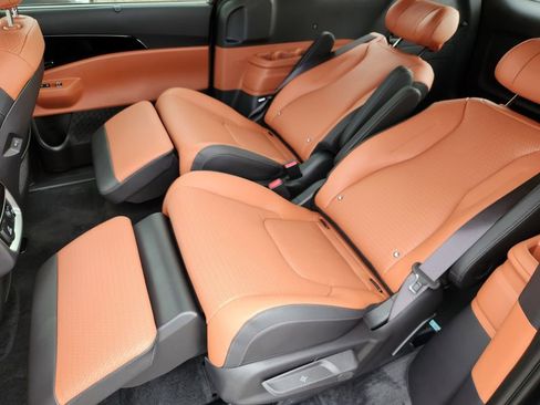 New 2026 Kia Carnival SX Prestige FWD image 11