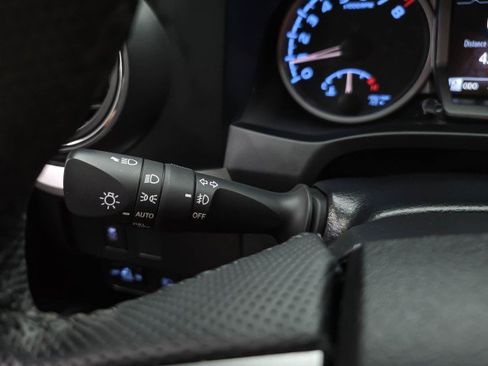 Used 2022 Toyota Tacoma SR5 AWD/4WD image 23