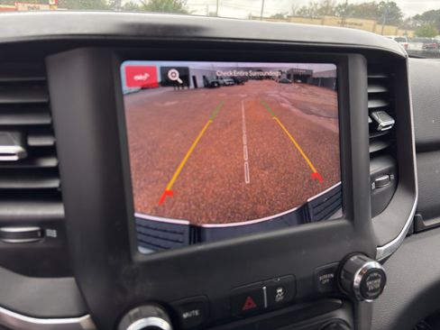 Used 2024 RAM 2500 Big Horn image 25