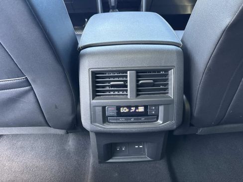 Used 2022 Volkswagen Atlas SE w/ Panoramic Sunroof Package image 18