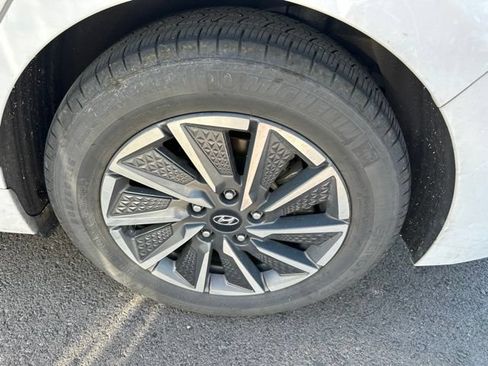 Used 2020 Hyundai Ioniq Limited FWD image 9