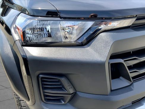 Used 2023 Chevrolet Colorado Trail Boss w/ Technology Package AWD/4WD image 26