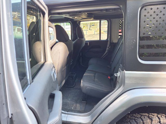 Used 2021 Jeep Wrangler Unlimited Sahara w/ Cold Weather Group AWD/4WD image 27