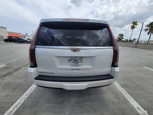 Used 2017 Cadillac Escalade 2WD image 33