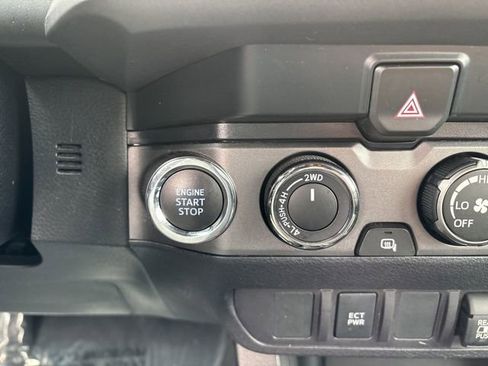 Used 2020 Toyota Tacoma TRD Off-Road w/ Blackout Package image 30