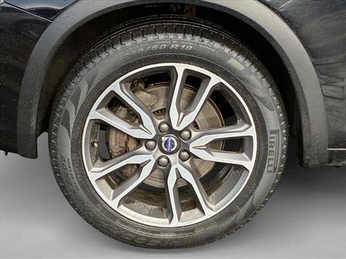 Used 2017 Volvo V60 T5 Cross Country w/ Convenience Package image 9