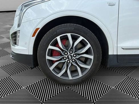 Certified 2024 Cadillac XT5 Sportv w/ Technology Package AWD/4WD image 5
