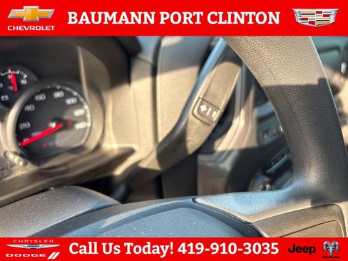 Used 2020 Chevrolet Silverado 1500 Custom w/ Custom Value Package AWD/4WD image 25