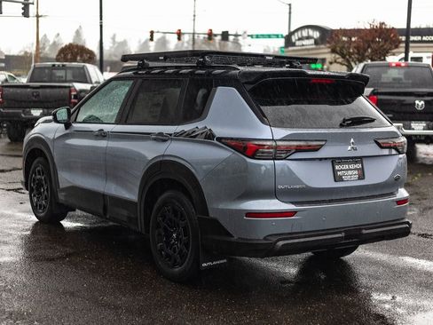 New 2026 Mitsubishi Outlander Trail Edition image 10