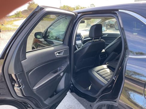 Certified 2023 Ford Edge SEL w/ Convenience Package image 9