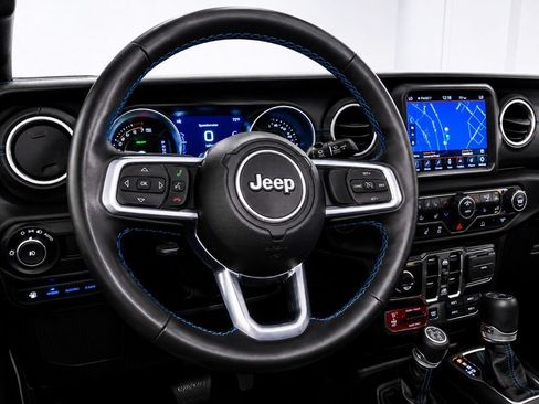 Used 2023 Jeep Wrangler Unlimited Rubicon 4xe w/ Cold Weather Group AWD/4WD image 25
