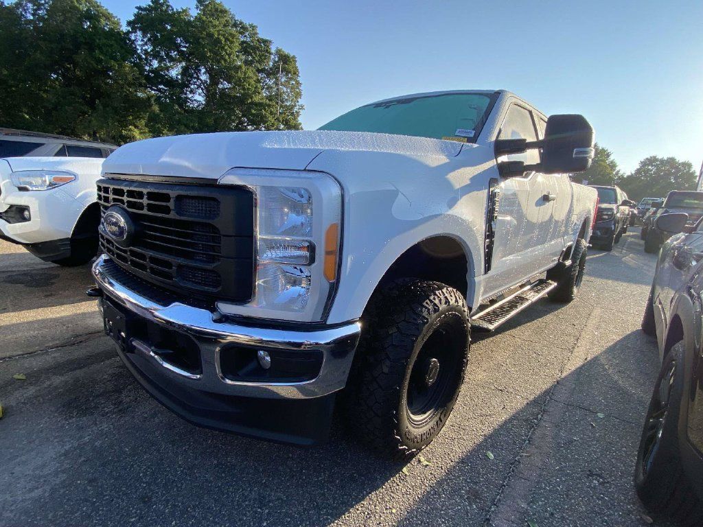 Used 2023 Ford F250 XL w/ XL Driver Assist Package AWD/4WD image 2