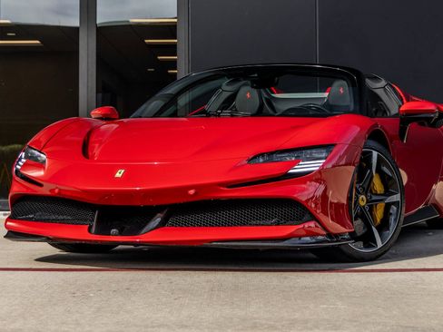 Used 2024 Ferrari SF90 Spider image 3