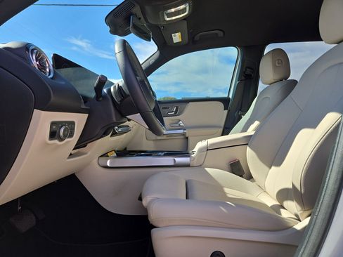 New 2025 Mercedes-Benz GLB 250 GLB 250 image 16