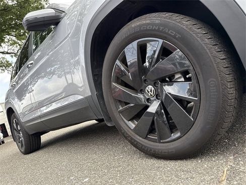 Used 2024 Volkswagen Atlas SE image 11