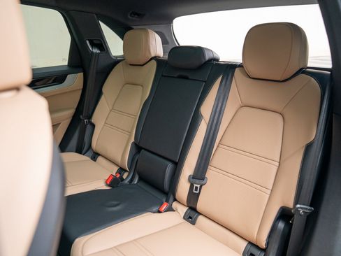 Certified 2026 Porsche Cayenne AWD/4WD image 23