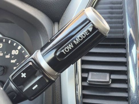 Used 2021 Nissan Titan SV w/ Off Road Protection Package image 19