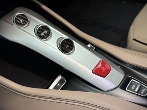 Used 2015 Ferrari California T image 11