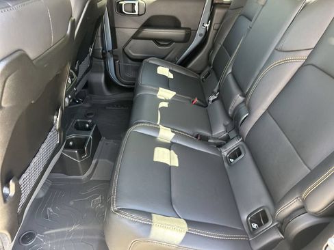 Used 2025 Jeep Gladiator Sport AWD/4WD image 15