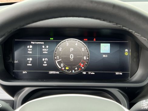 Used 2025 Land Rover Defender 110 S image 15