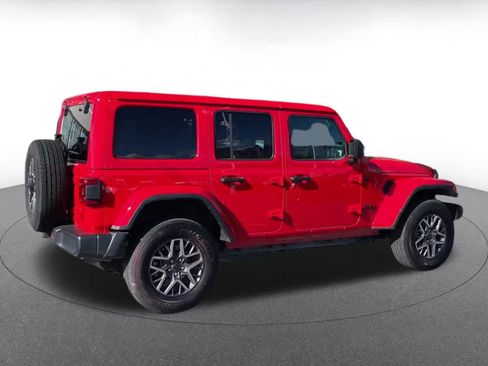 Used 2025 Jeep Wrangler Sahara image 15