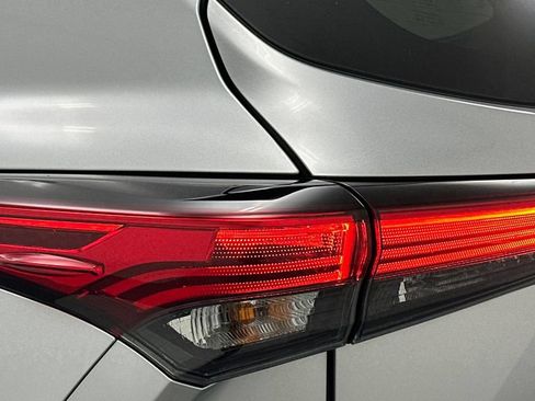 Used 2023 Toyota Highlander XSE AWD/4WD image 24