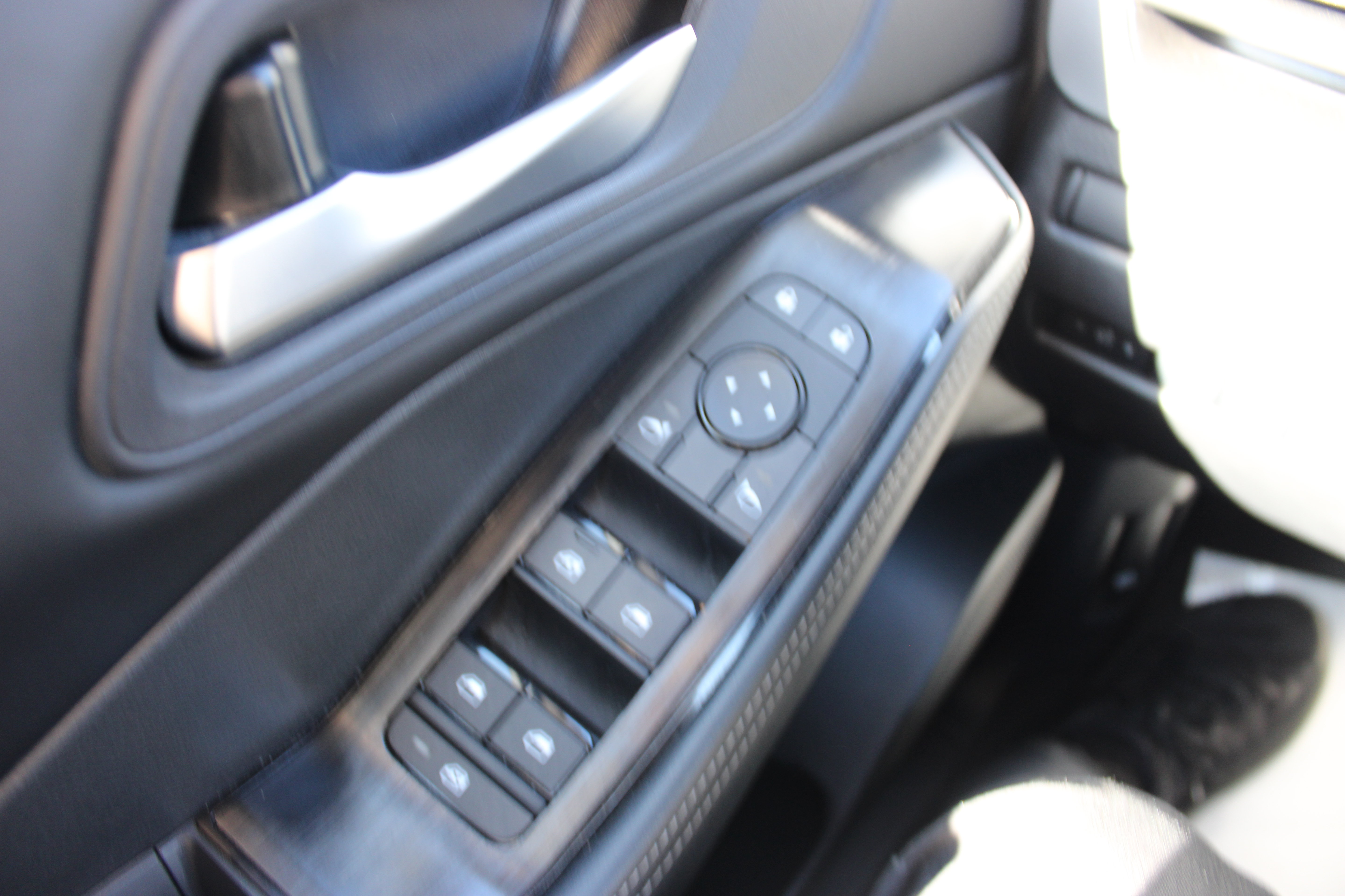 Certified 2025 Nissan Rogue SV AWD/4WD image 27