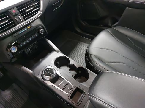 Used 2025 Ford Escape Platinum w/ Premium Technology Package image 50