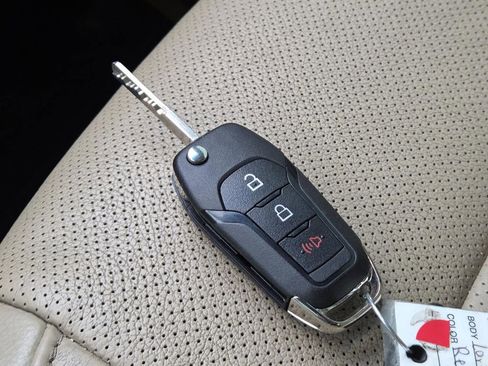 Used 2017 Ford F250 Lariat w/ Chrome Package image 31