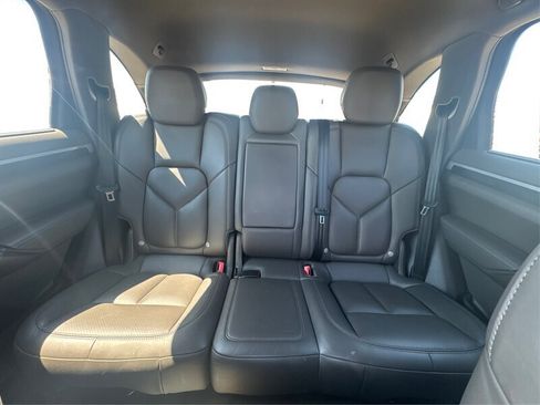 Used 2016 Porsche Cayenne image 11
